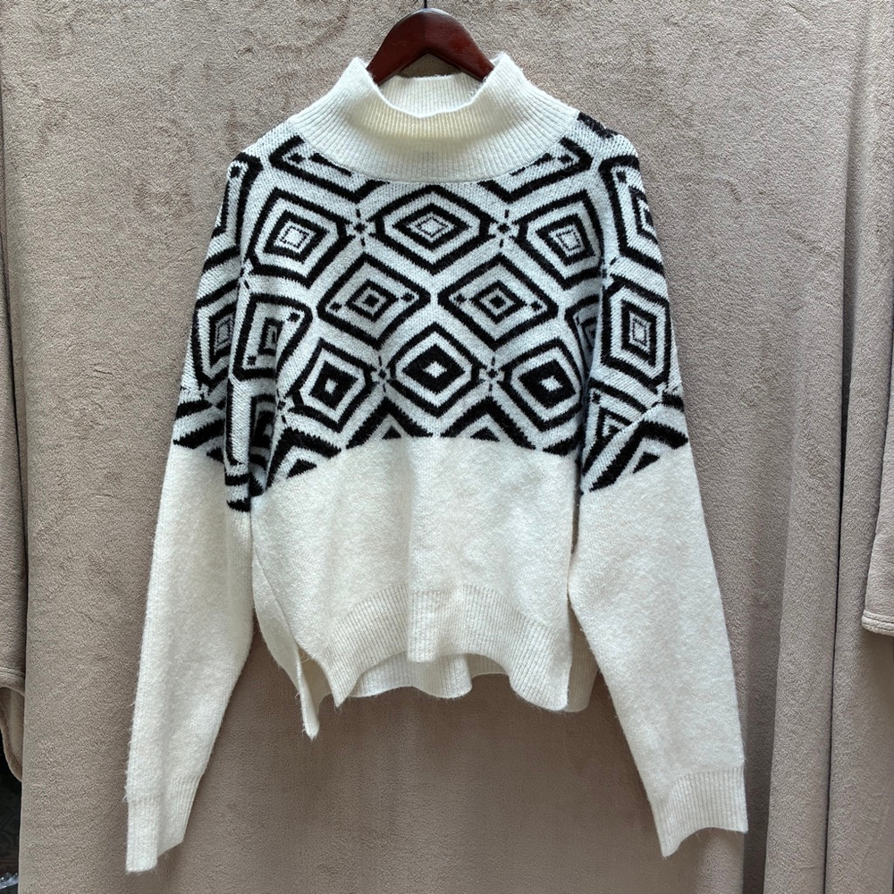 Women's Buffalo Super Soft Cowl Neck Sweater XL White Black Geometric Cosycore